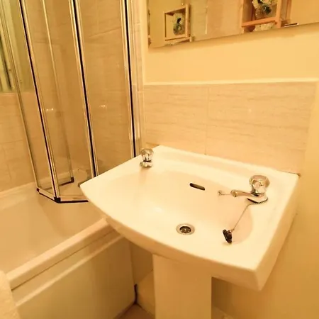 Comfy Silicon Docks Apt With A View On Waterfront Apartment Dublin