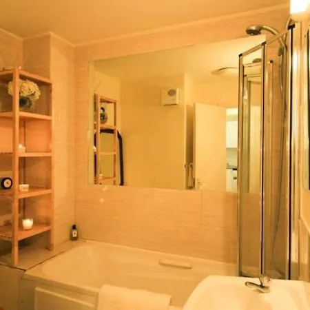 Comfy Silicon Docks Apt With A View On Waterfront Apartment Dublin